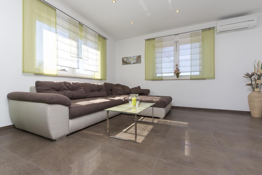 Villa Luka Nedescina Ngoại thất bức ảnh